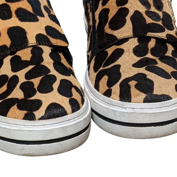 Vaneli Sport calf hair leopard print fashion sneaker size zipper slip on… - Picture 6 of 10
